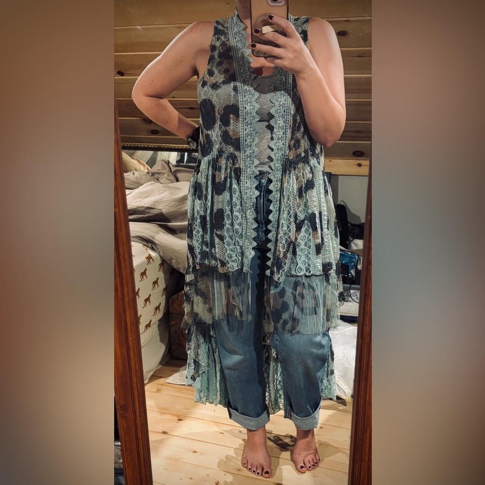 Gorgeous! Origami Leopard Print Sleeveless Tulle Hi-Lo Duster Vest — Price Firm - Picture 15 of 16